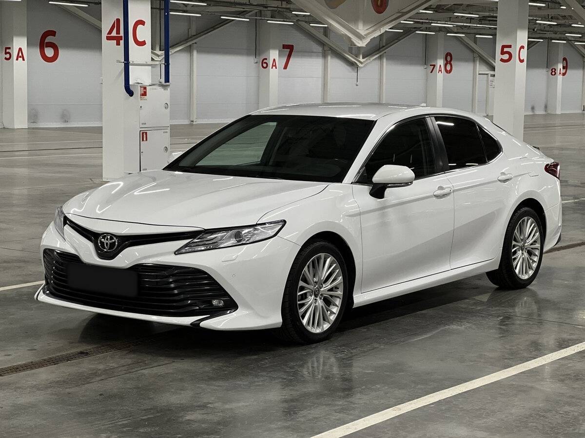 Купить Toyota Camry с пробегом. Посмотреть фото
