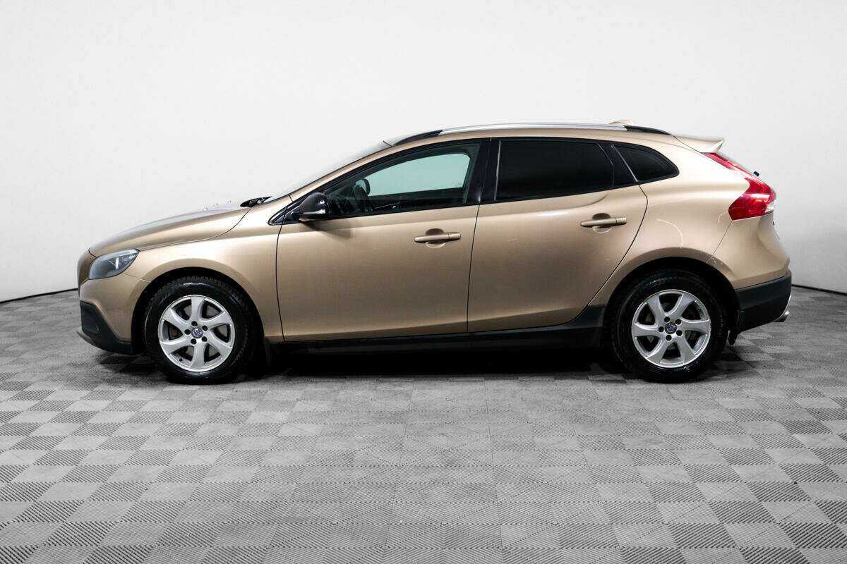 Купить Volvo V40 Cross Country с пробегом. Фото: #7