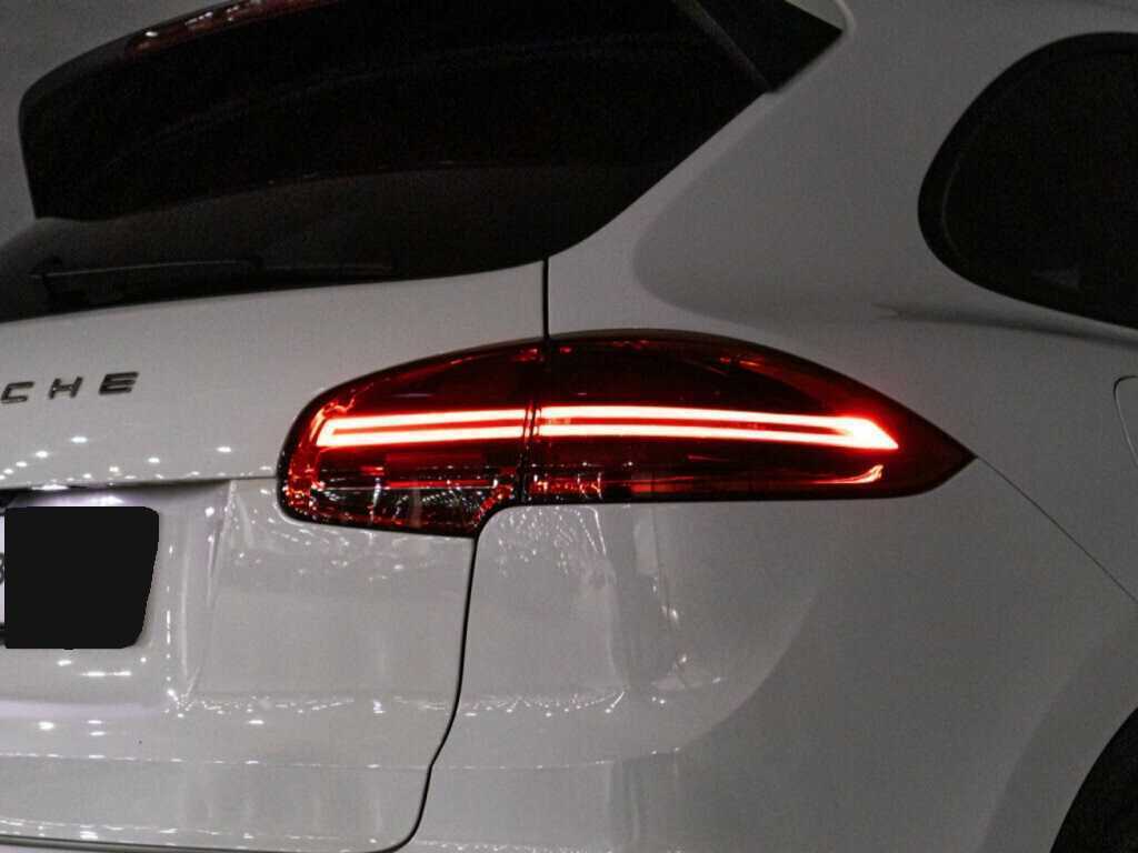 Купить Porsche Cayenne с пробегом. Фото: #24