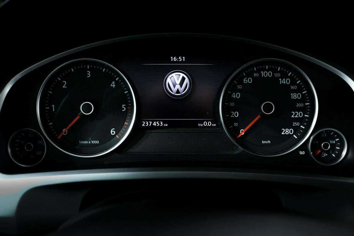 Купить Volkswagen Touareg с пробегом. Фото: #9