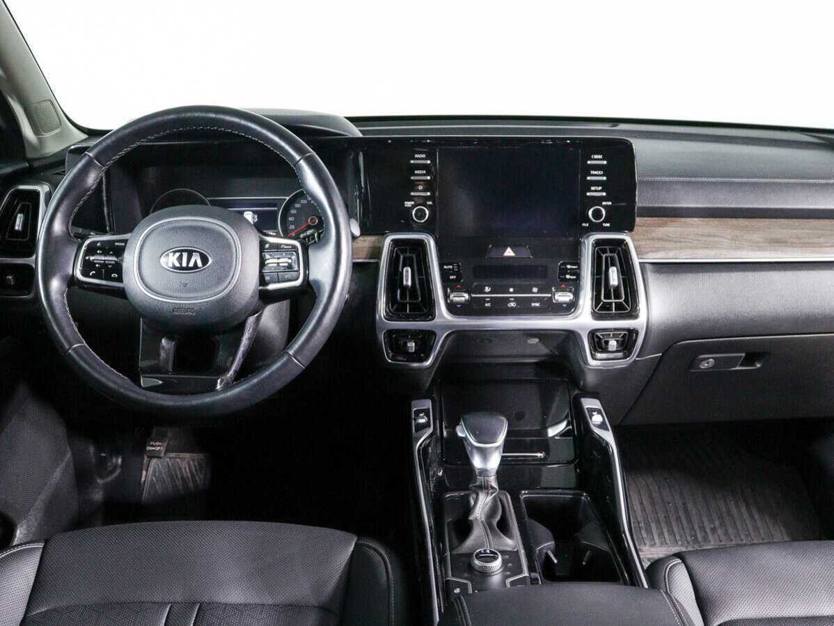 Купить Kia Sorento с пробегом. Фото: #11
