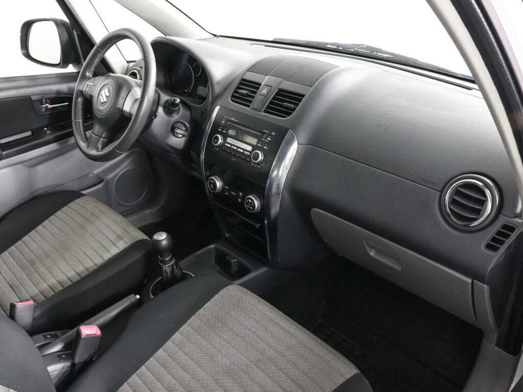 Купить Suzuki SX4 с пробегом. Фото: #9