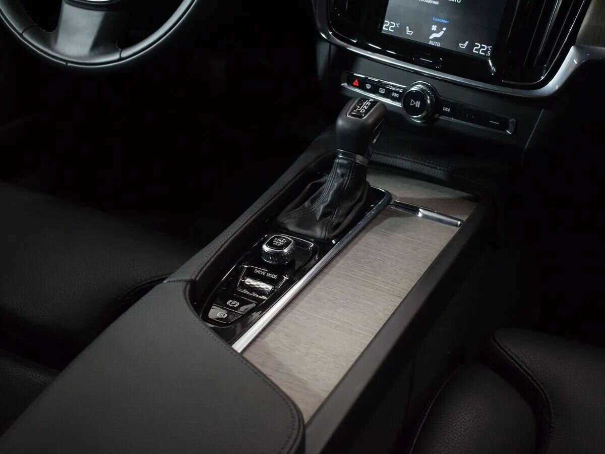 Купить Volvo S90 с пробегом. Фото: #21