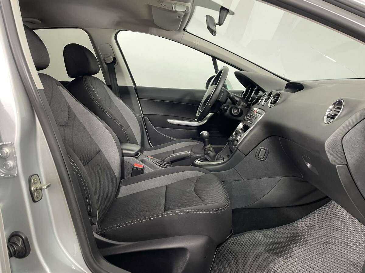 Купить Peugeot 408 с пробегом. Фото: #13