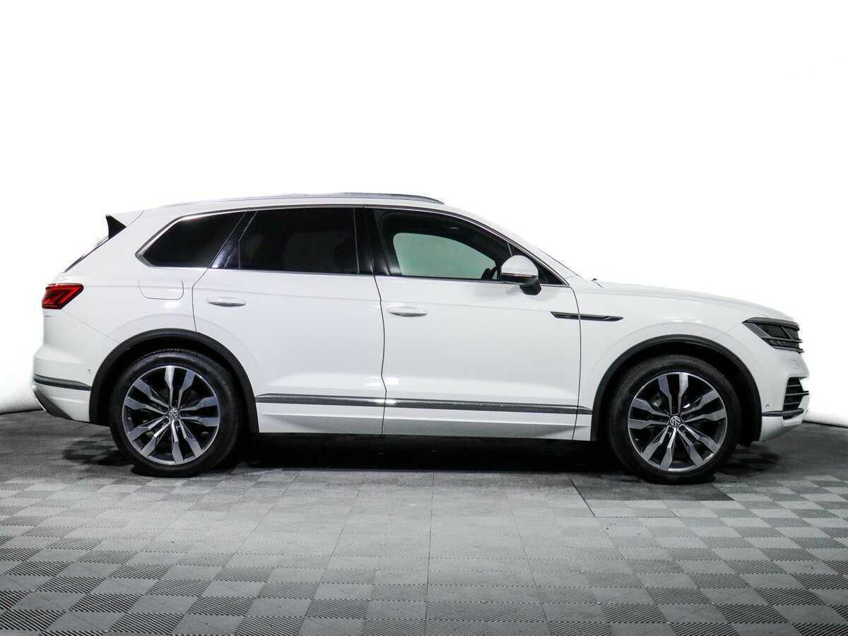 Купить Volkswagen Touareg с пробегом. Фото: #3