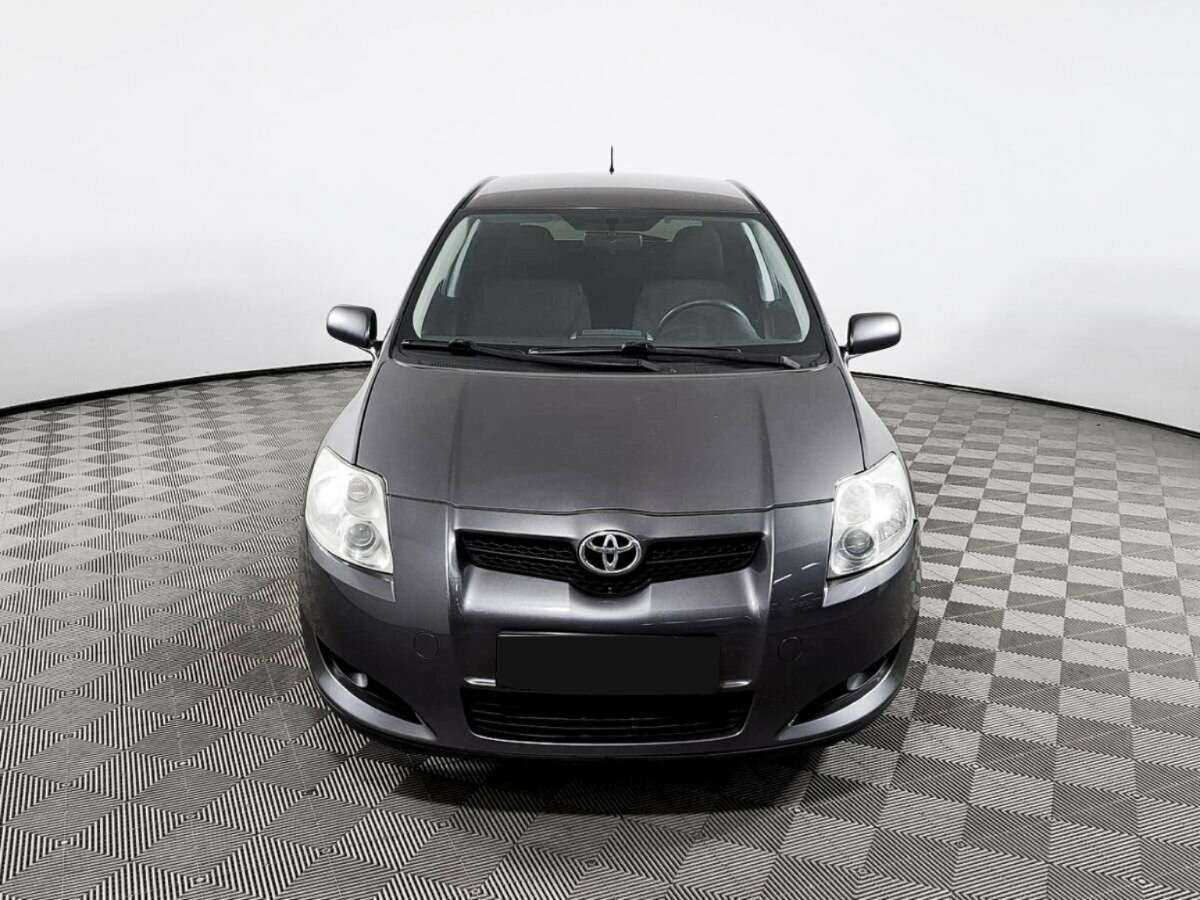 Купить Toyota Auris с пробегом. Фото: #1