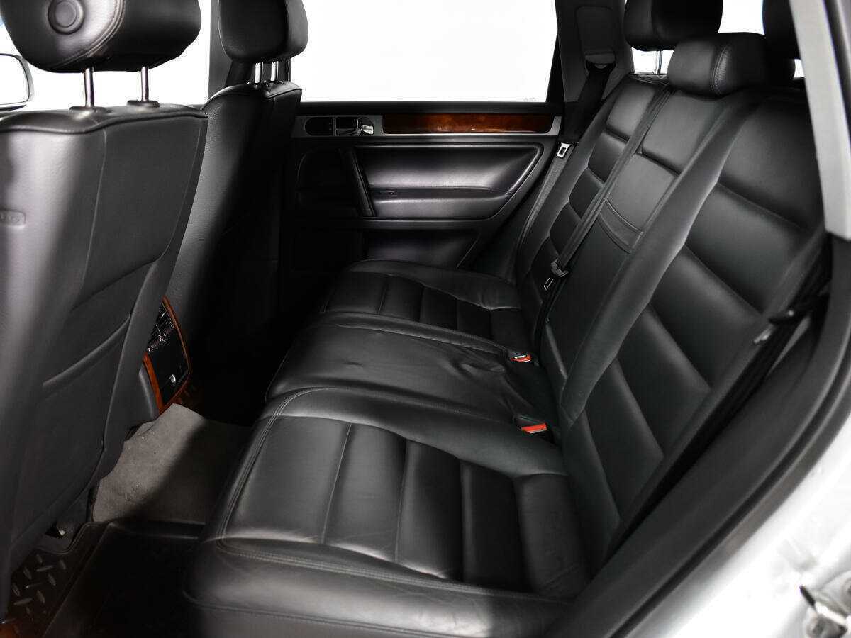 Купить Volkswagen Touareg с пробегом. Фото: #9