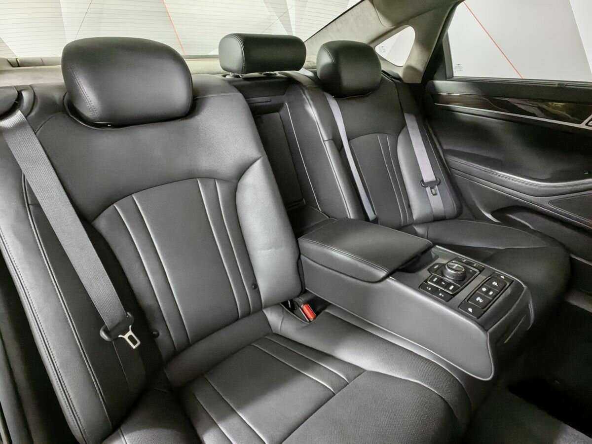Купить Genesis G80 с пробегом. Фото: #12