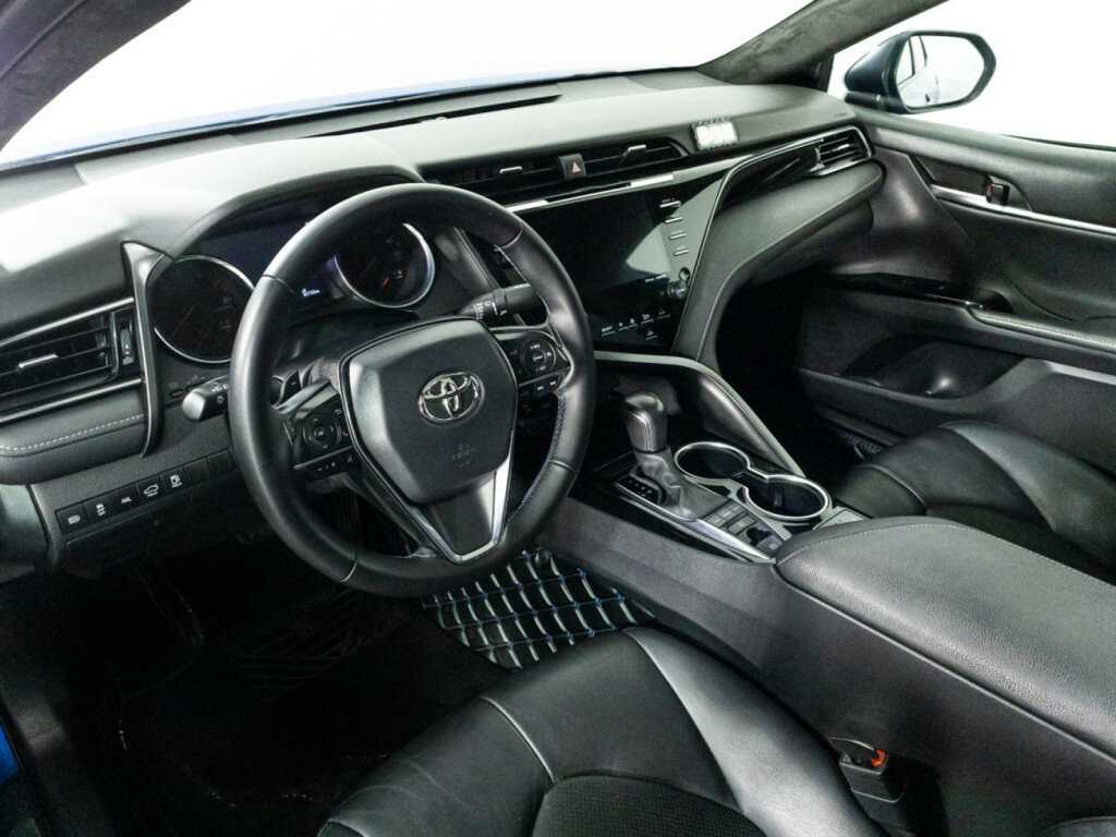 Купить Toyota Camry с пробегом. Фото: #10
