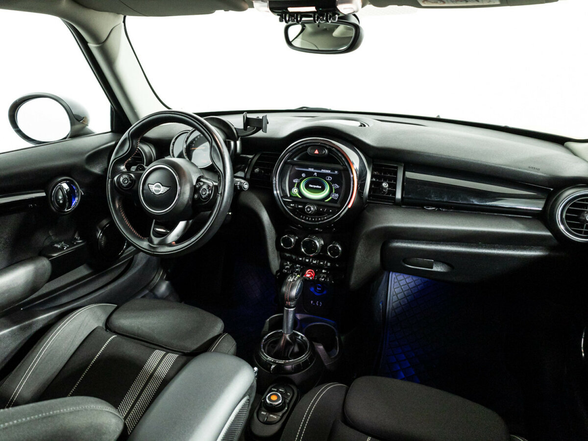 Купить Mini Hatch с пробегом. Фото: #8