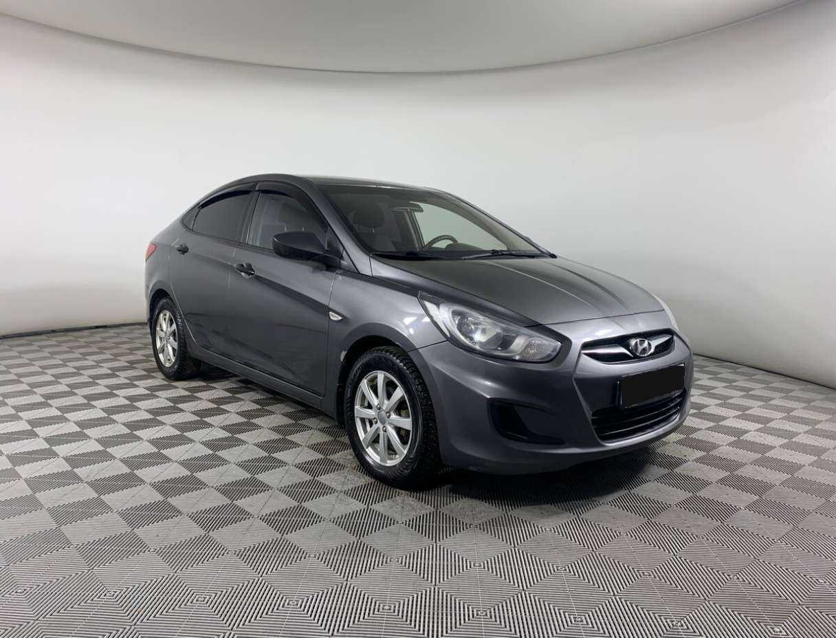 Купить Hyundai Solaris с пробегом. Фото: #2