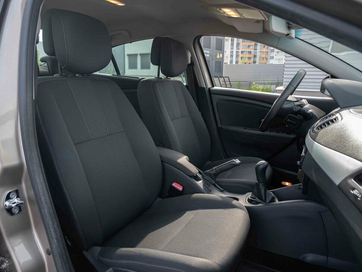 Купить Renault Fluence с пробегом. Фото: #11