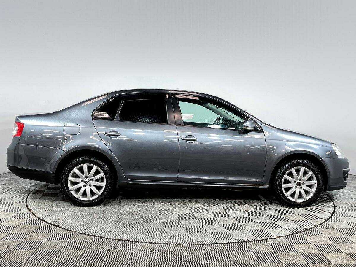 Купить Volkswagen Jetta с пробегом. Фото: #3