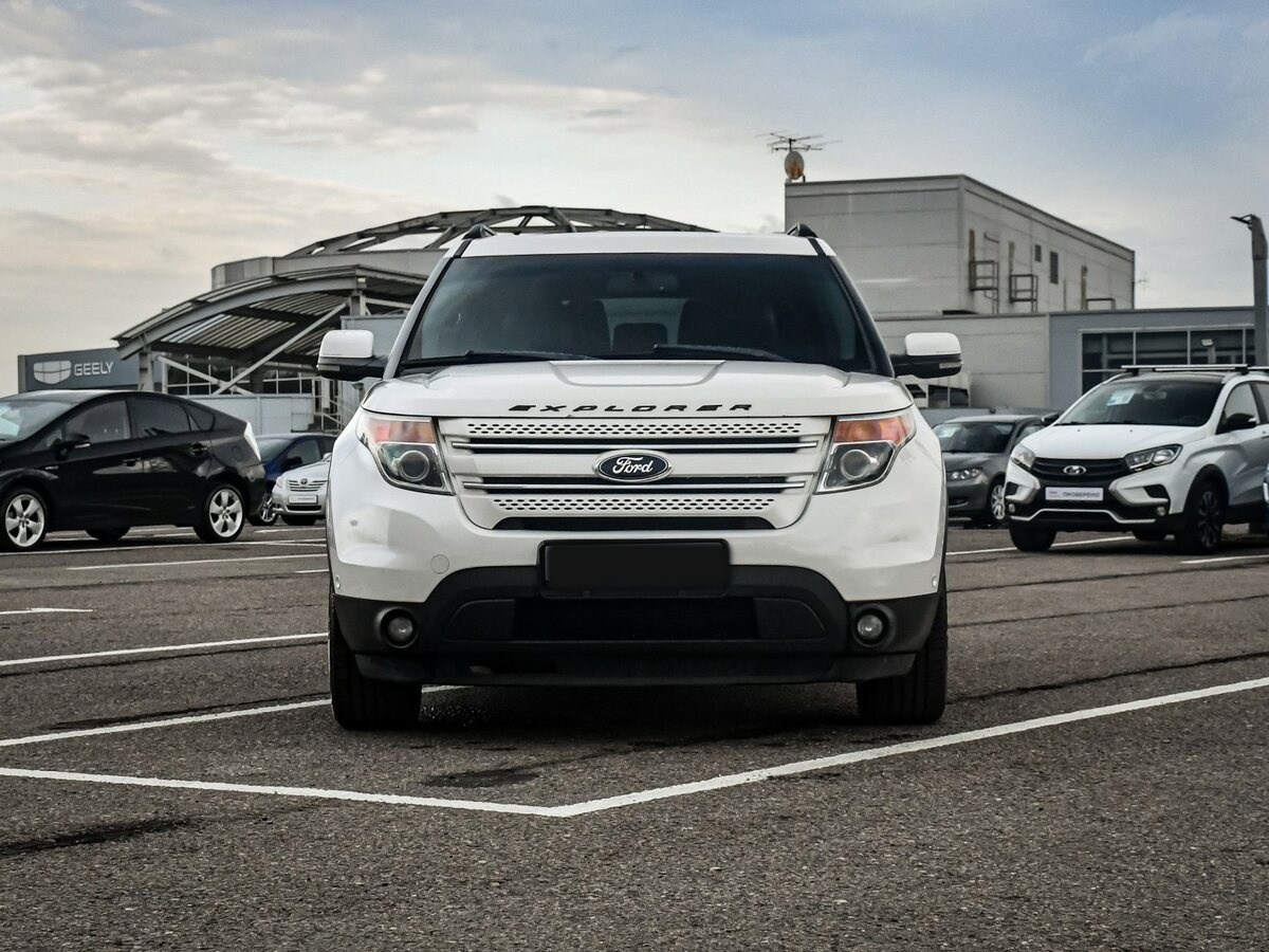 Купить Ford Explorer с пробегом. Фото: #1