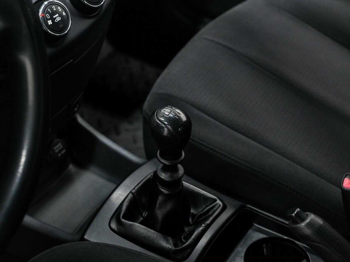 Купить Hyundai Elantra с пробегом. Фото: #16