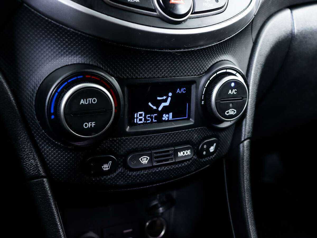 Купить Hyundai Solaris с пробегом. Фото: #11