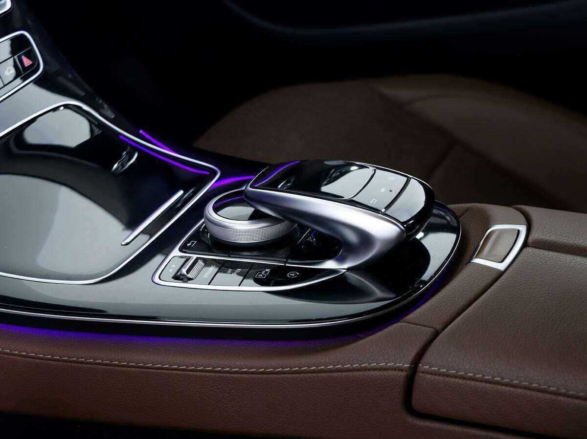 Купить Mercedes-Benz E-Класс с пробегом. Фото: #11