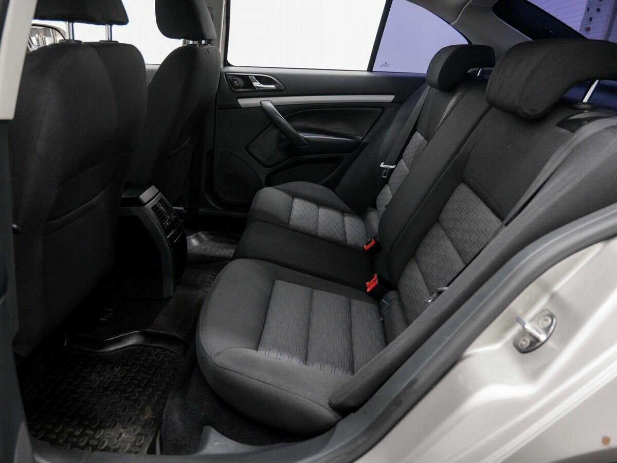 Купить Skoda Octavia с пробегом. Фото: #10