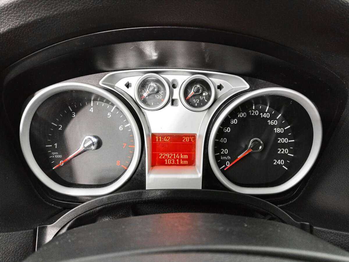 Купить Ford Focus с пробегом. Фото: #10