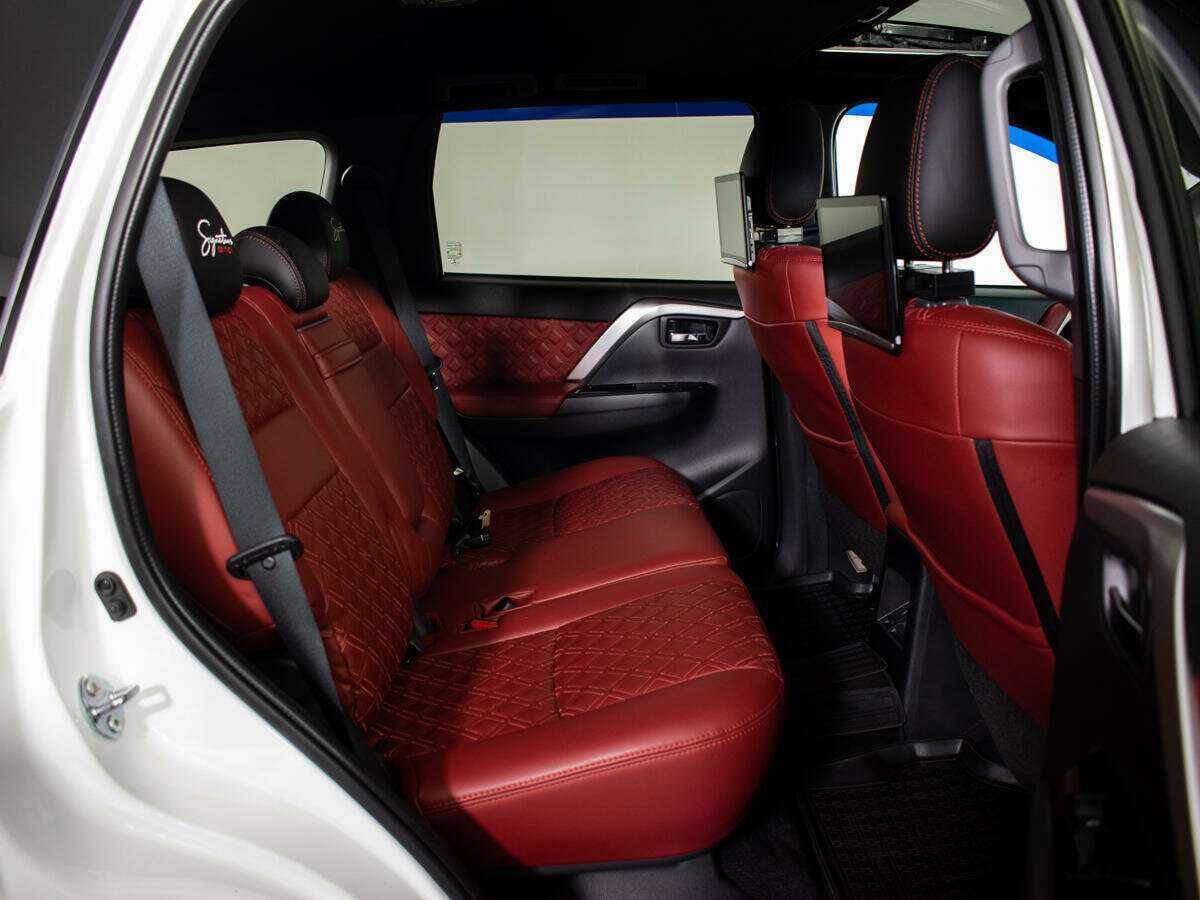 Купить Mitsubishi Montero Sport с пробегом. Фото: #9