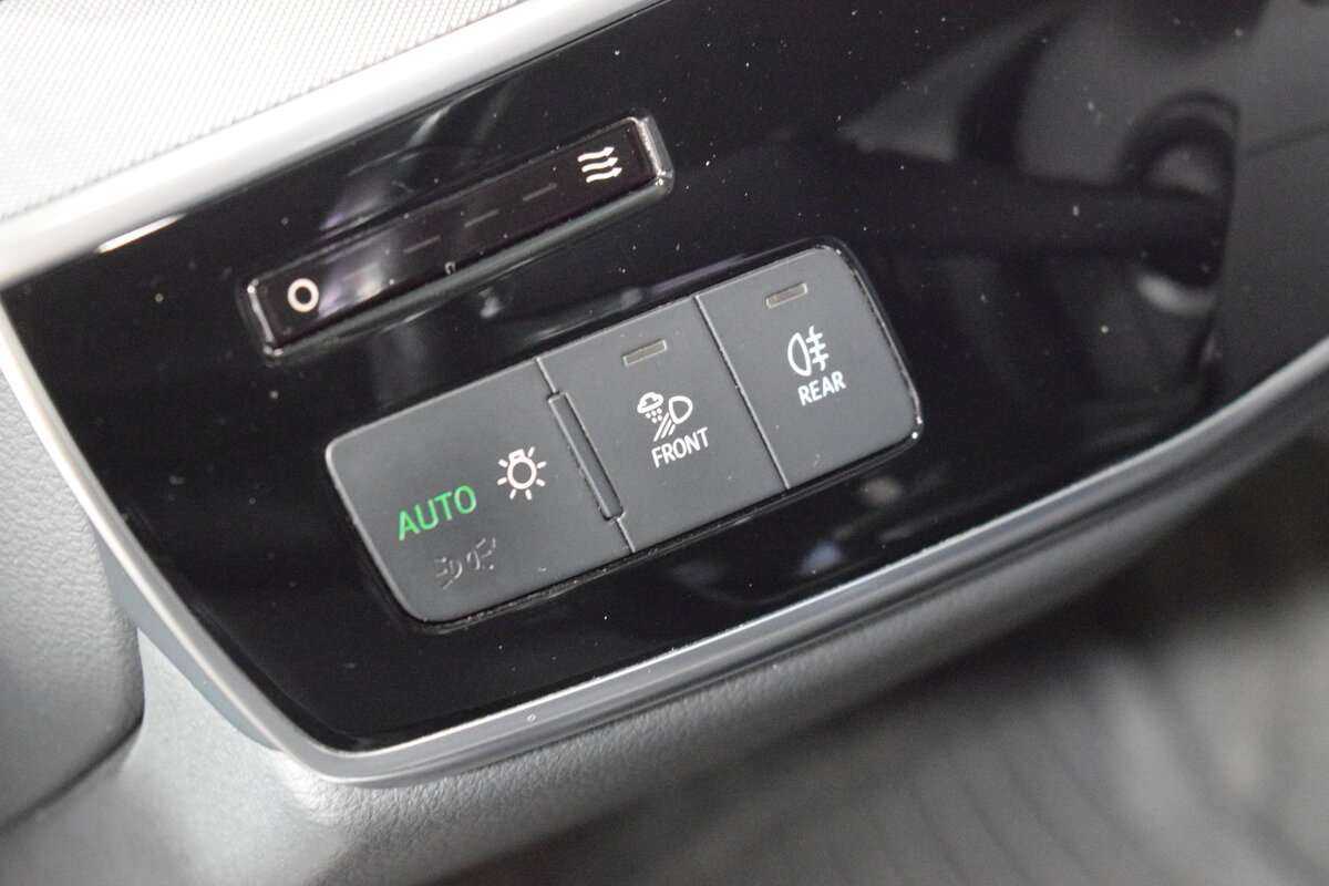 Купить Audi A8 с пробегом. Фото: #10