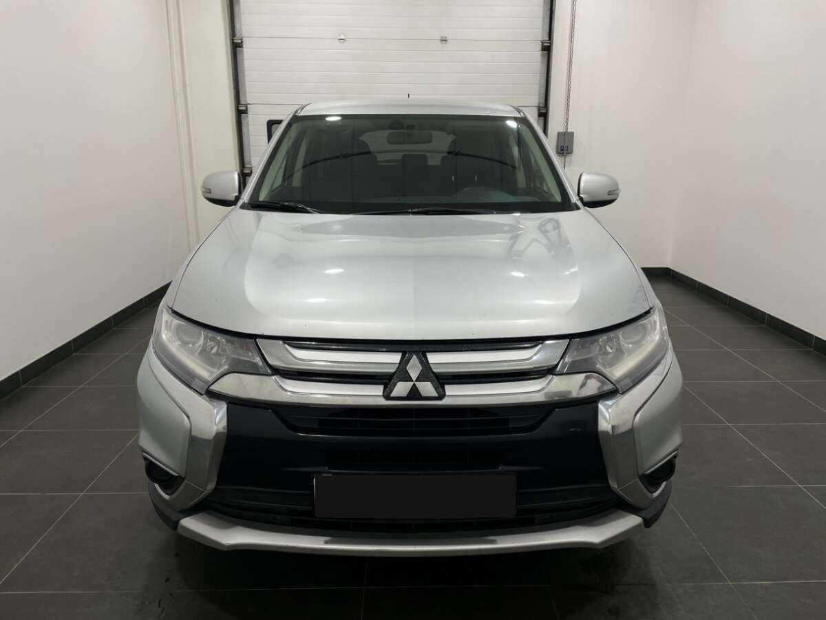 Купить Mitsubishi Outlander с пробегом. Фото: #1