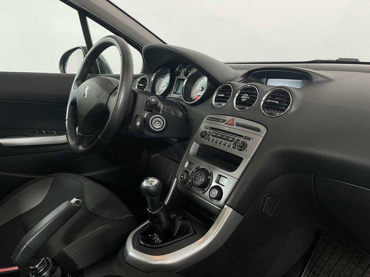 Купить Peugeot 308 с пробегом. Фото: #8