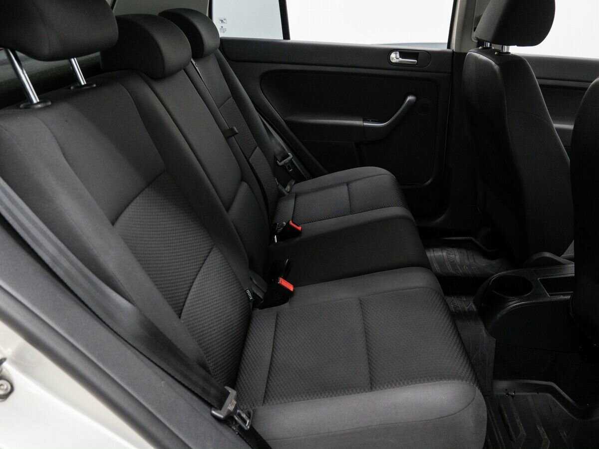 Купить Volkswagen Golf Plus с пробегом. Фото: #8