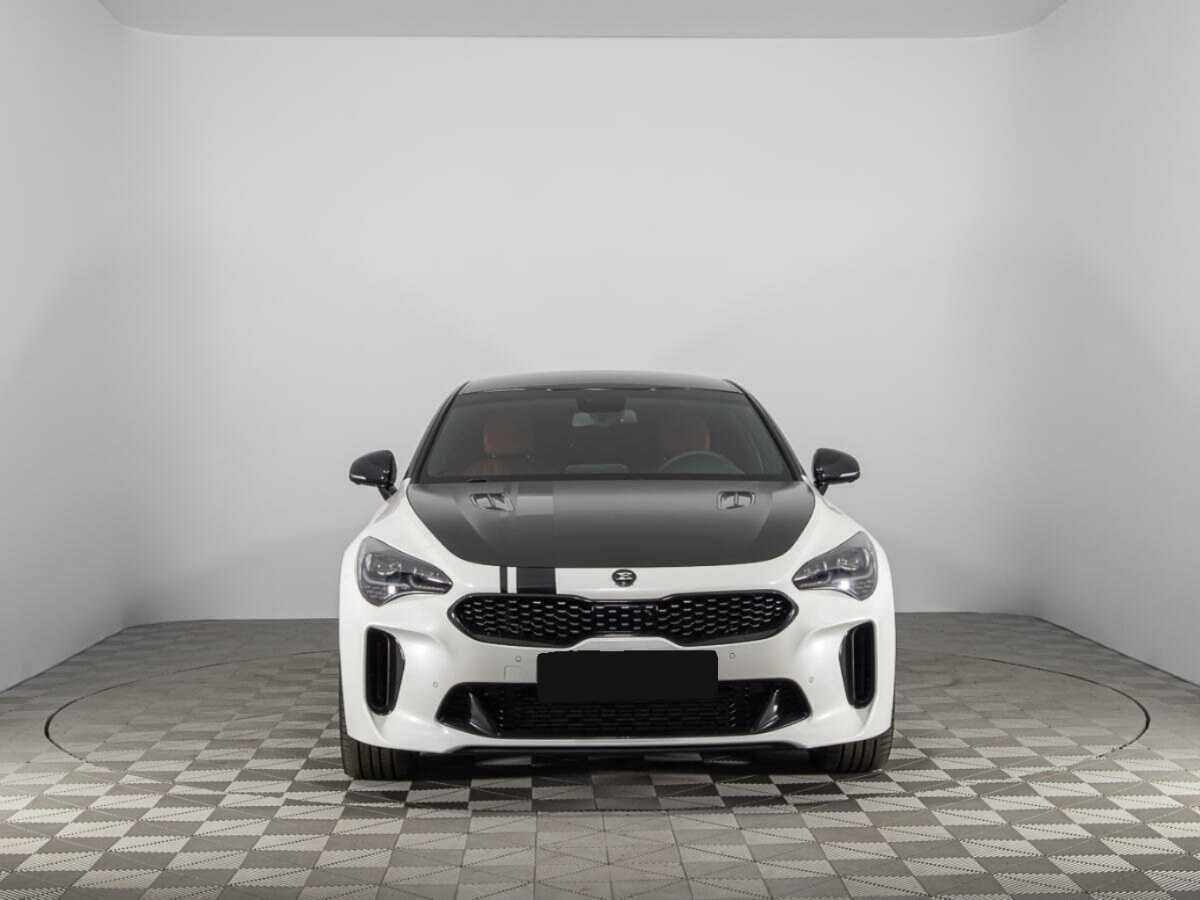 Купить Kia Stinger с пробегом. Фото: #1