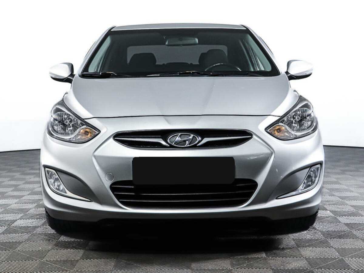 Купить Hyundai Solaris с пробегом. Фото: #1