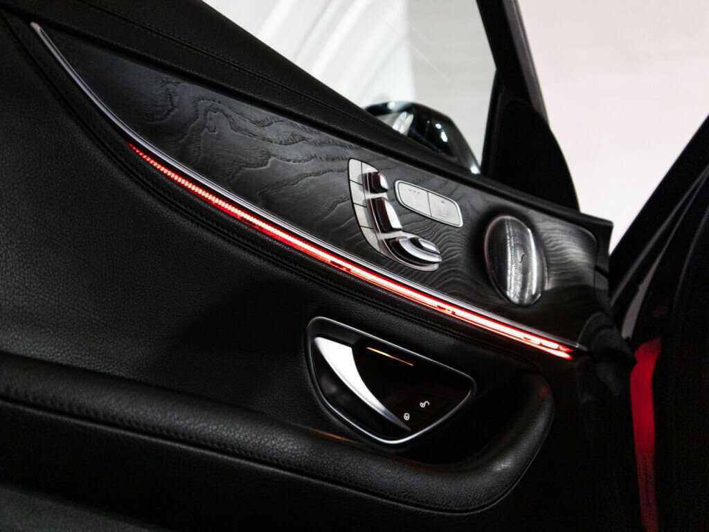 Купить Mercedes-Benz E-Класс с пробегом. Фото: #24