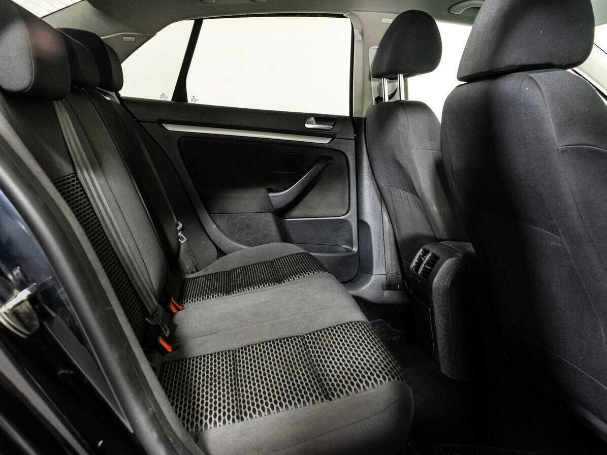 Купить Volkswagen Jetta с пробегом. Фото: #10