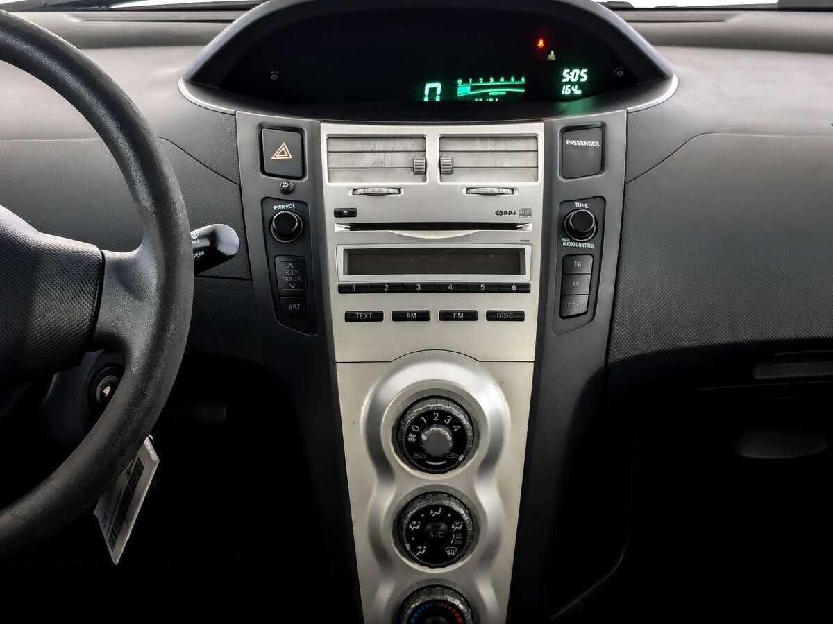Купить Toyota Yaris с пробегом. Фото: #12