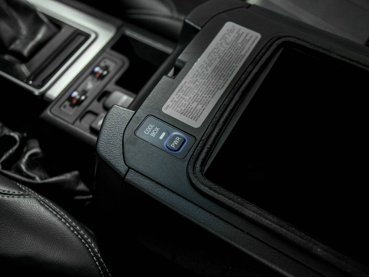 Купить Toyota Land Cruiser Prado с пробегом. Фото: #15