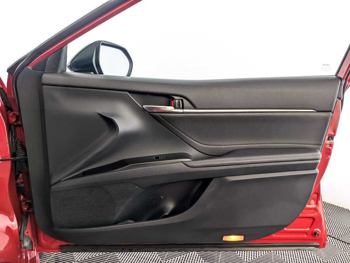 Купить Toyota Camry с пробегом. Фото: #19