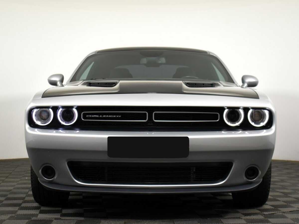 Купить Dodge Challenger с пробегом. Фото: #1