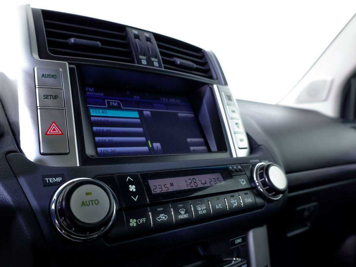 Купить Toyota Land Cruiser Prado с пробегом. Фото: #17