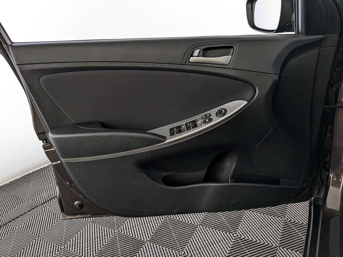 Купить Hyundai Solaris с пробегом. Фото: #13