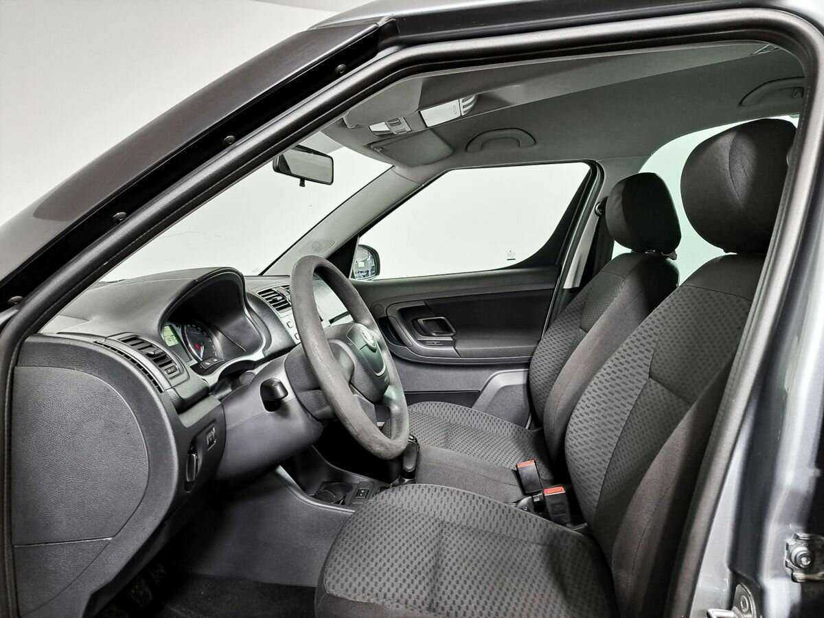 Купить Skoda Roomster с пробегом. Фото: #13