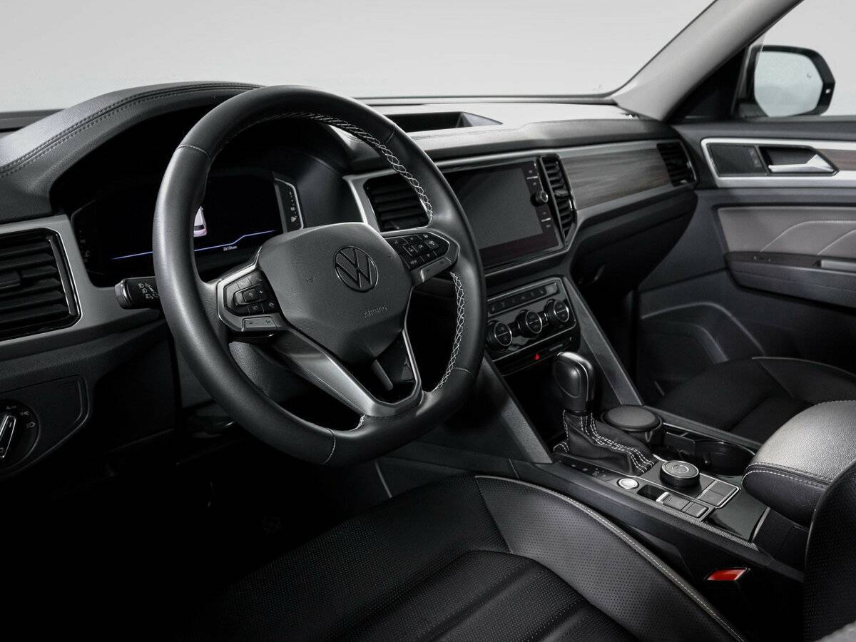 Купить Volkswagen Teramont с пробегом. Фото: #13