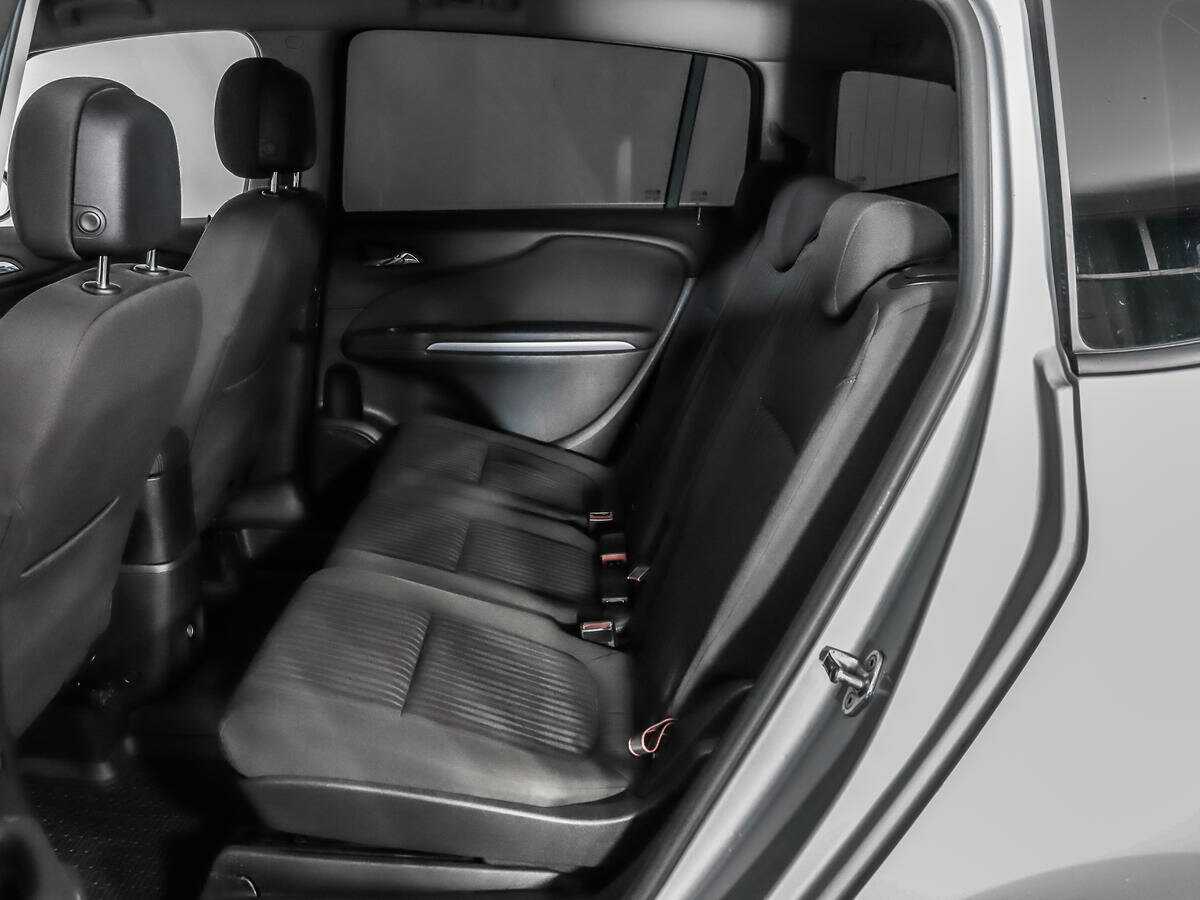 Купить Opel Zafira с пробегом. Фото: #9