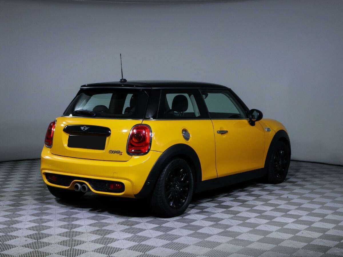 Купить Mini Hatch с пробегом. Фото: #4
