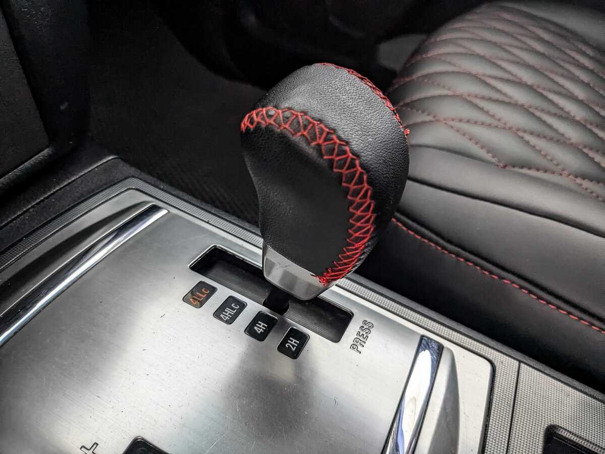Купить Mitsubishi Pajero с пробегом. Фото: #21
