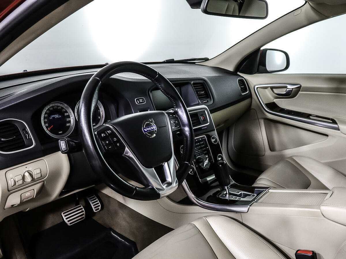 Купить Volvo S60 с пробегом. Фото: #12