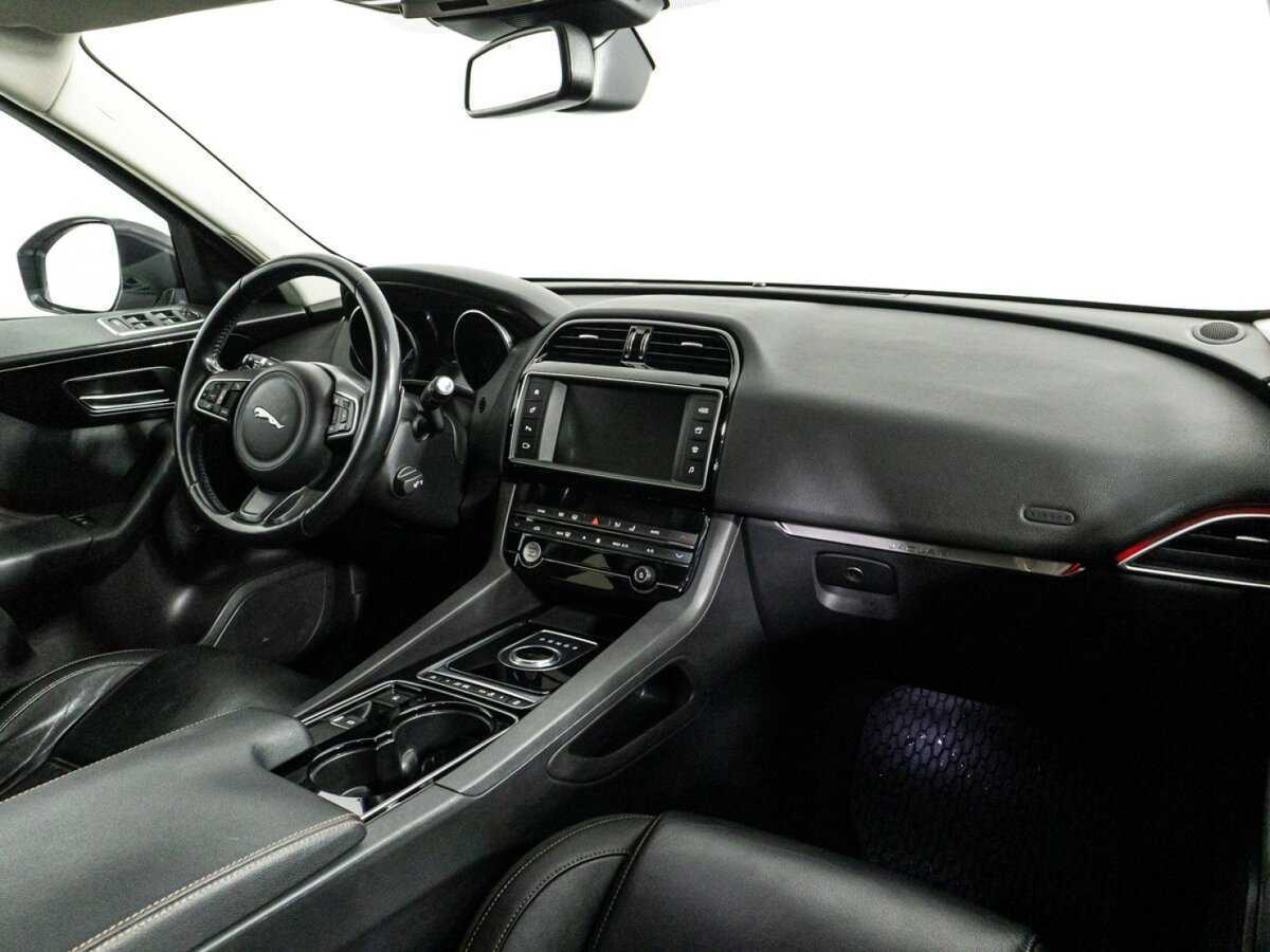Купить Jaguar F-Pace с пробегом. Фото: #8
