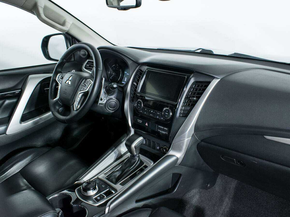 Купить Mitsubishi Pajero Sport с пробегом. Фото: #8