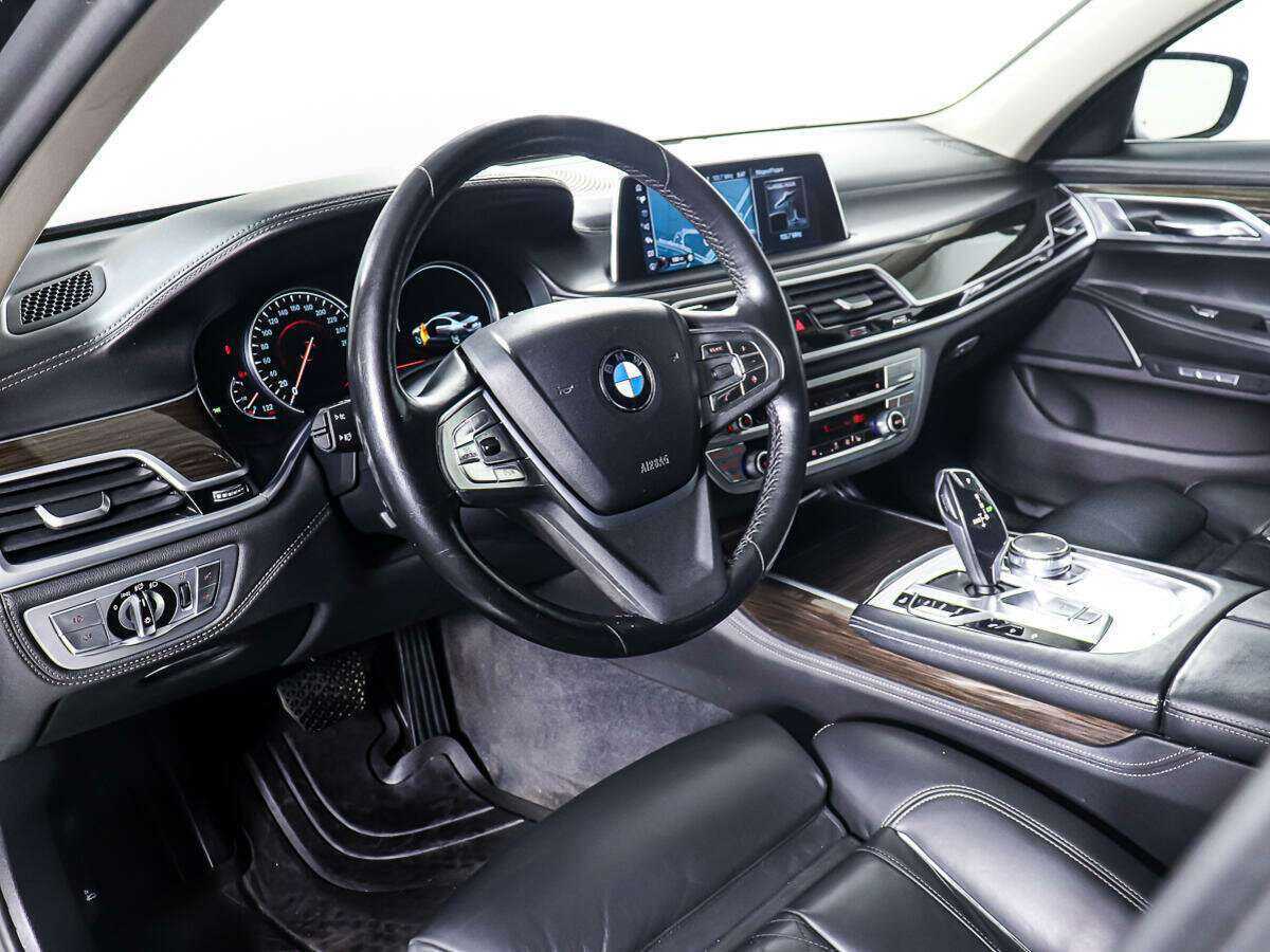 Купить BMW 7 серии с пробегом. Фото: #12