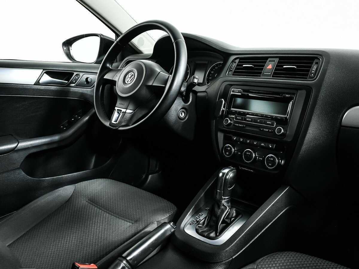 Купить Volkswagen Jetta с пробегом. Фото: #8