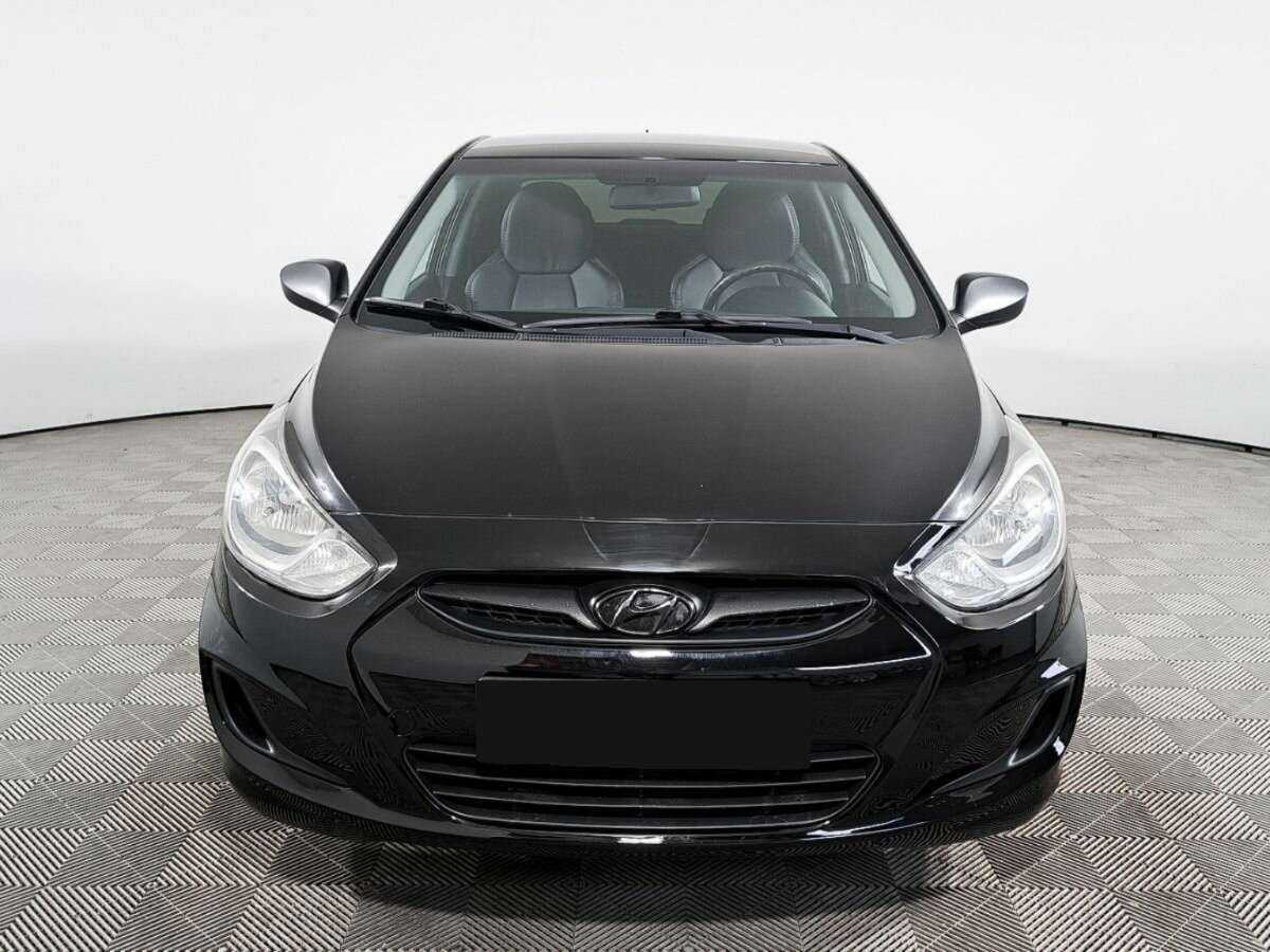 Купить Hyundai Solaris с пробегом. Фото: #1