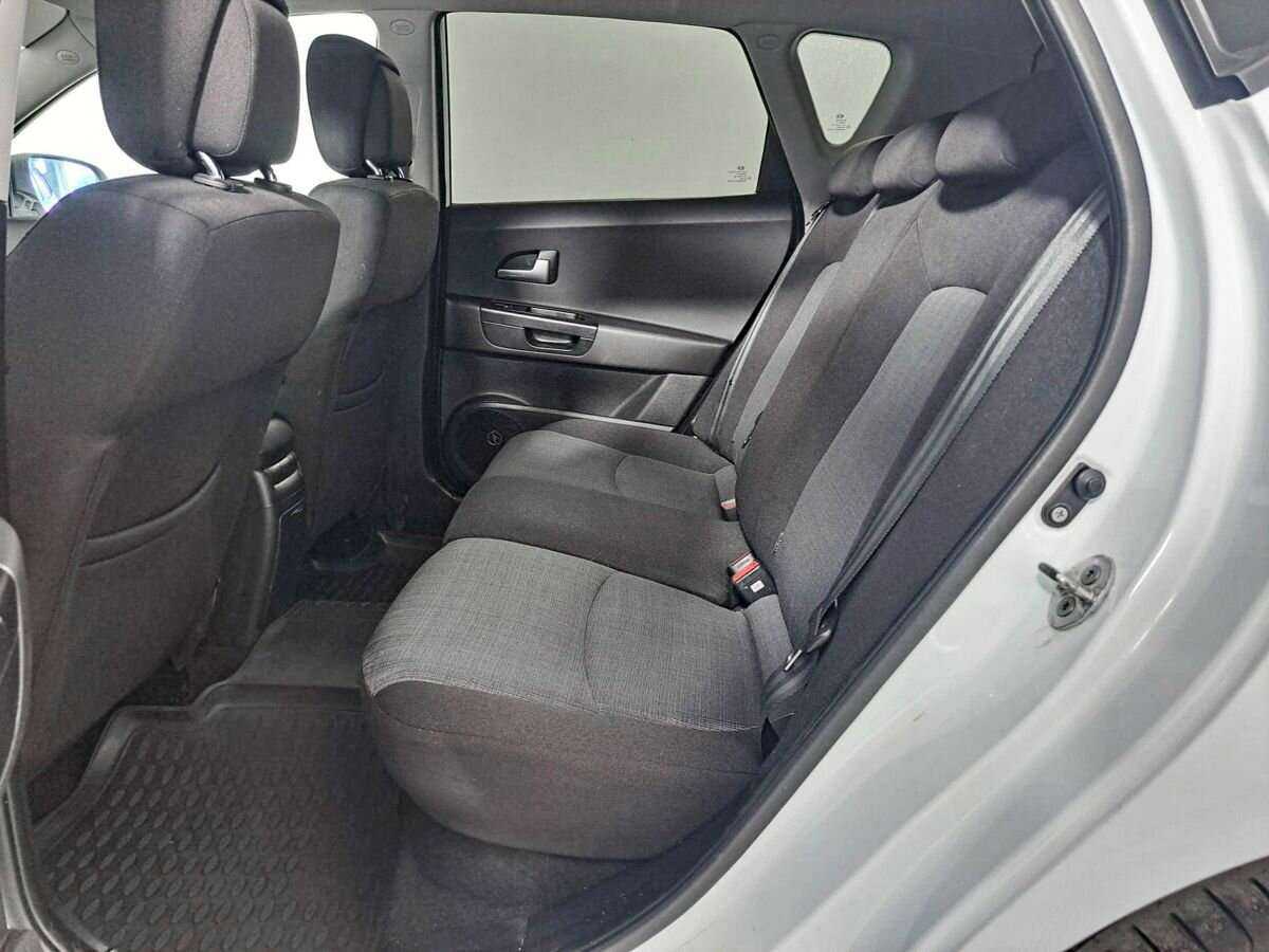 Купить Kia Ceed с пробегом. Фото: #9